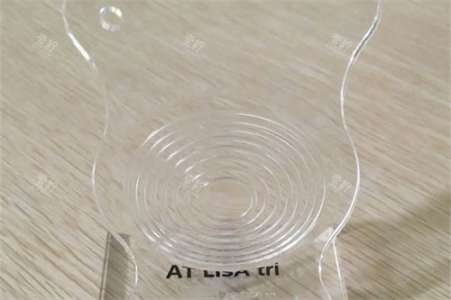 三焦点人工晶体实物展示图