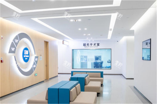 武汉普瑞眼科医院手术室门口候诊区