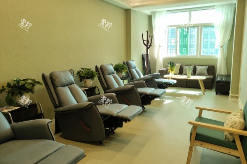 贵阳利美康美容医院休息室